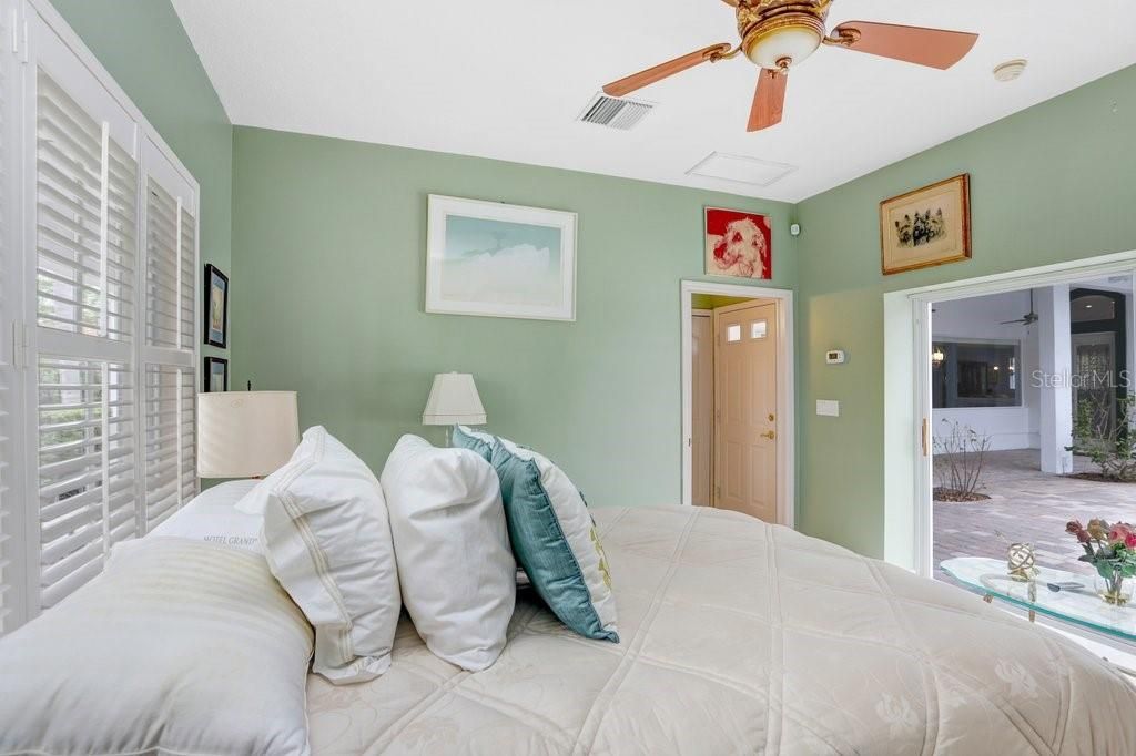 For Sale: $975,000 (4 beds, 3 baths, 2835 Square Feet)