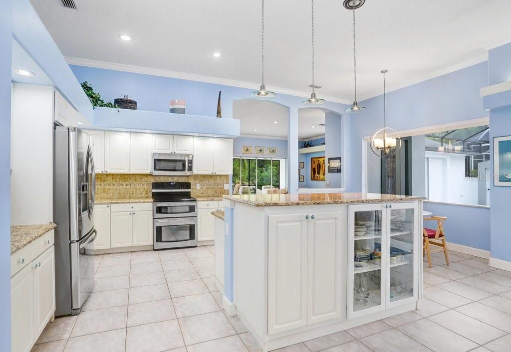 For Sale: $975,000 (4 beds, 3 baths, 2835 Square Feet)