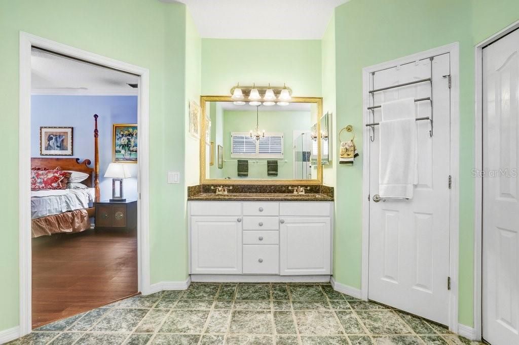 For Sale: $975,000 (4 beds, 3 baths, 2835 Square Feet)