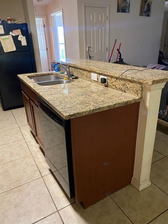 На продажу: $255,000 (3 спален, 2 ванн, 1522 Квадратных фут)