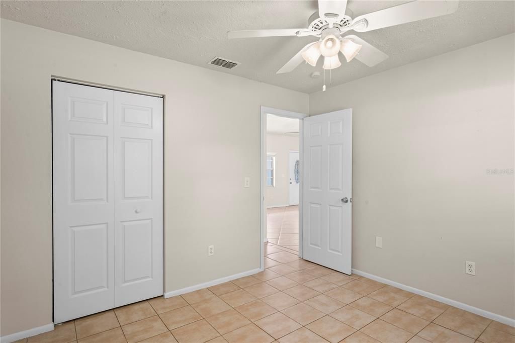 Active With Contract: $375,000 (3 beds, 2 baths, 1184 Square Feet)