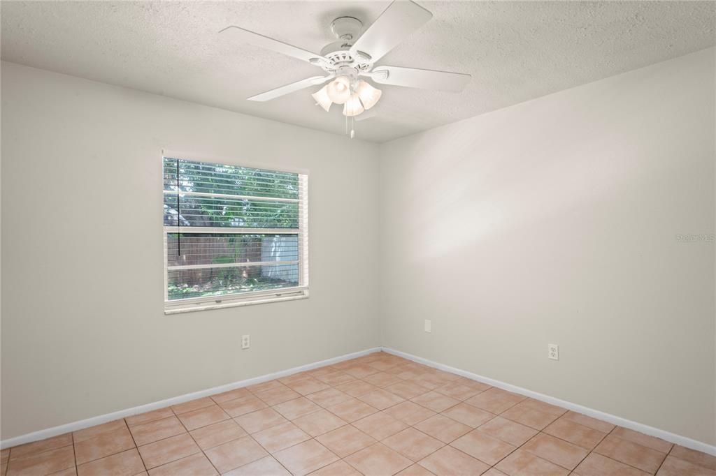 Active With Contract: $375,000 (3 beds, 2 baths, 1184 Square Feet)