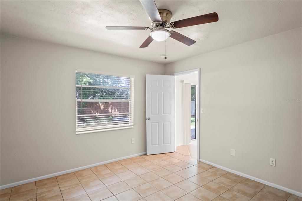 Active With Contract: $375,000 (3 beds, 2 baths, 1184 Square Feet)
