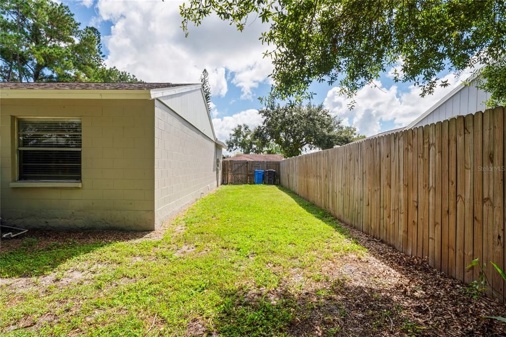 Active With Contract: $375,000 (3 beds, 2 baths, 1184 Square Feet)