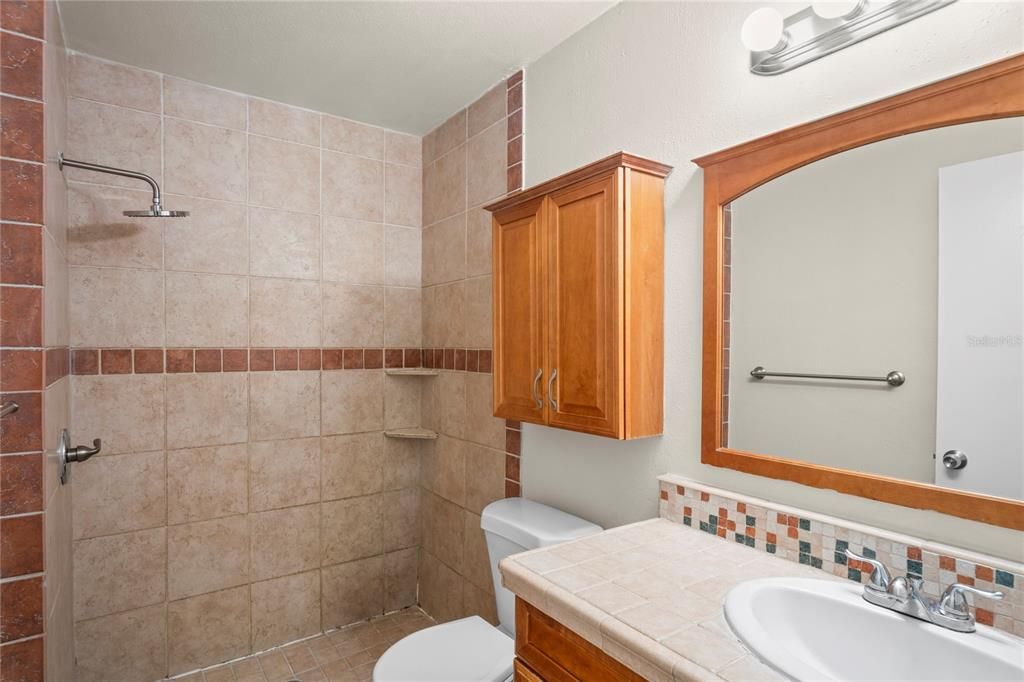 Active With Contract: $375,000 (3 beds, 2 baths, 1184 Square Feet)