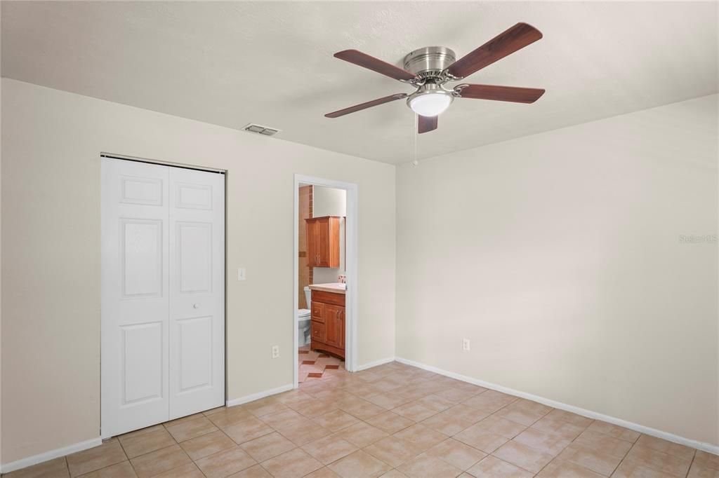 Active With Contract: $375,000 (3 beds, 2 baths, 1184 Square Feet)