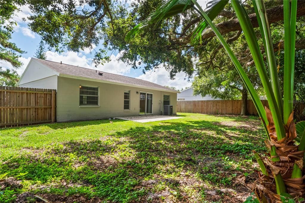 Active With Contract: $375,000 (3 beds, 2 baths, 1184 Square Feet)