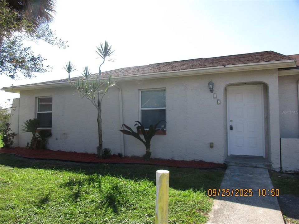 Под контрактом: $1,750 (3 спален, 2 ванн, 1073 Квадратных фут)