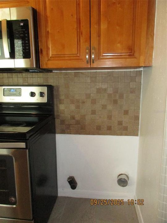 Под контрактом: $1,750 (3 спален, 2 ванн, 1073 Квадратных фут)