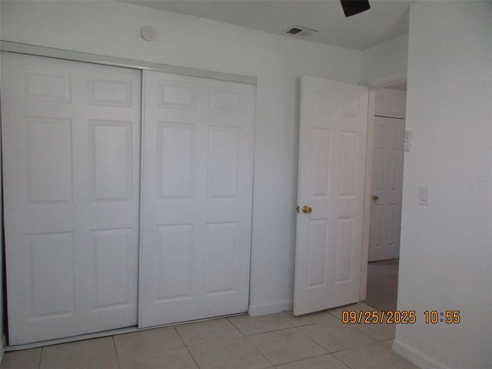 Под контрактом: $1,750 (3 спален, 2 ванн, 1073 Квадратных фут)