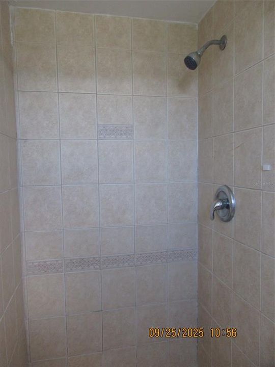 Под контрактом: $1,750 (3 спален, 2 ванн, 1073 Квадратных фут)