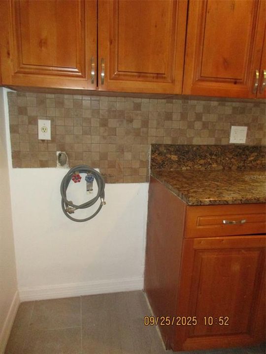 Под контрактом: $1,750 (3 спален, 2 ванн, 1073 Квадратных фут)