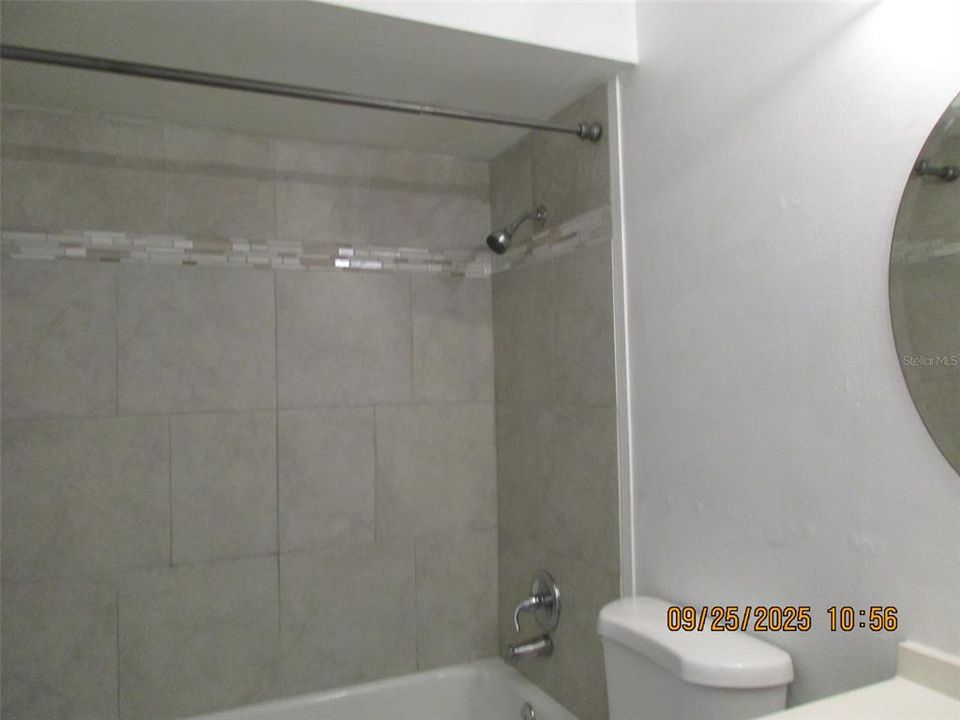 Под контрактом: $1,750 (3 спален, 2 ванн, 1073 Квадратных фут)