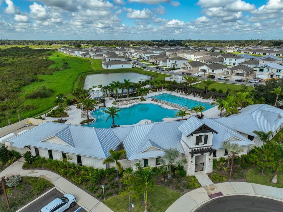 Activo con contrato: $341,990 (5 camas, 3 baños, 2522 Pies cuadrados)