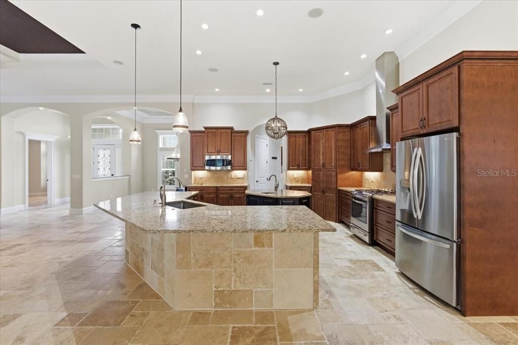 En Renta: $5,700 (3 camas, 3 baños, 3066 Pies cuadrados)