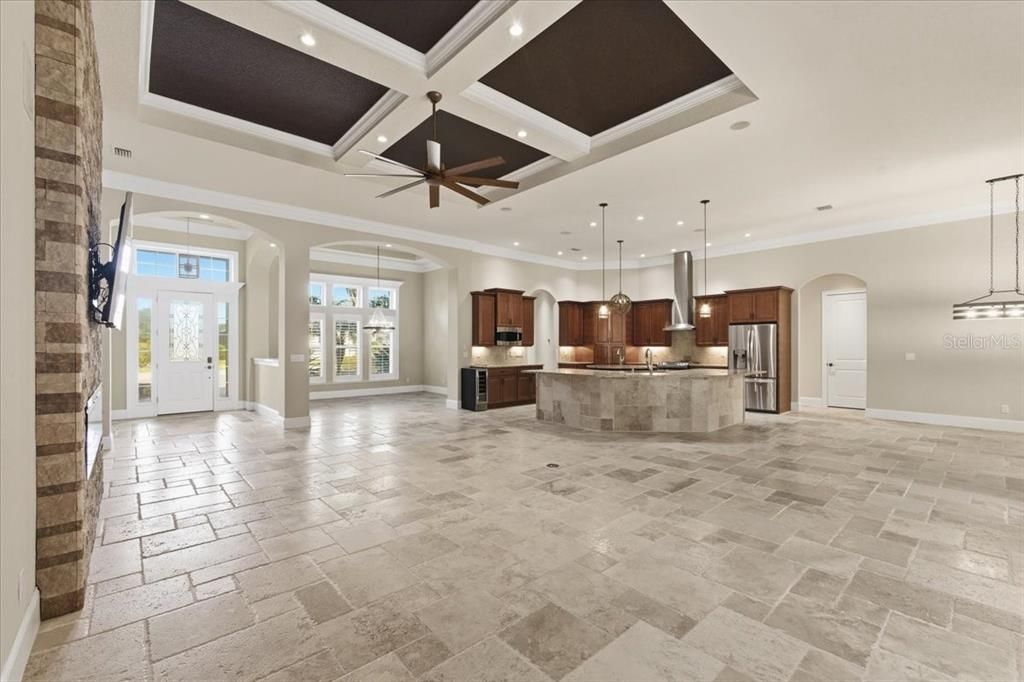 En Renta: $5,700 (3 camas, 3 baños, 3066 Pies cuadrados)