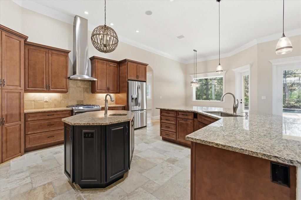 En Renta: $5,700 (3 camas, 3 baños, 3066 Pies cuadrados)