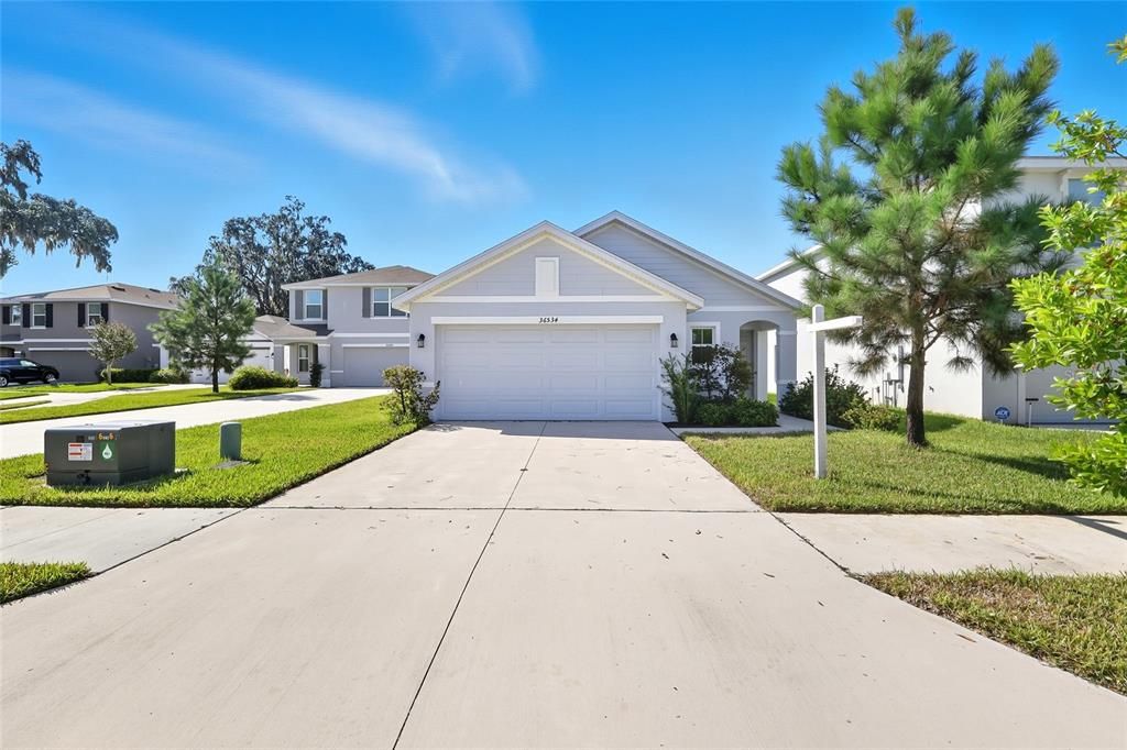 For Sale: $310,000 (3 beds, 2 baths, 1516 Square Feet)