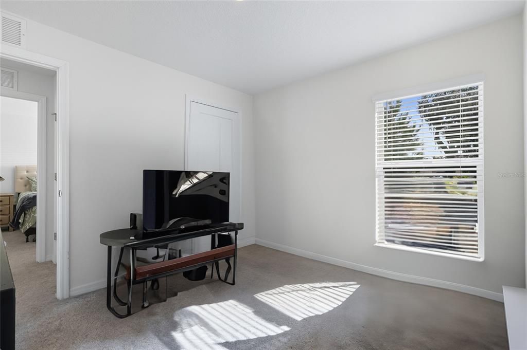 For Sale: $310,000 (3 beds, 2 baths, 1516 Square Feet)