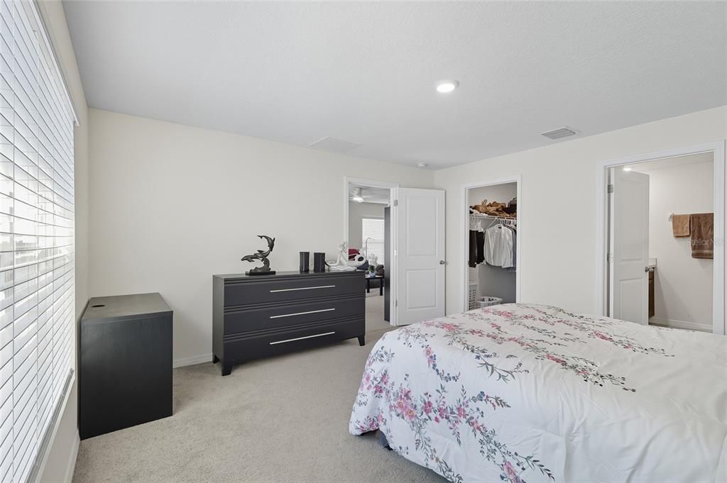 For Sale: $310,000 (3 beds, 2 baths, 1516 Square Feet)