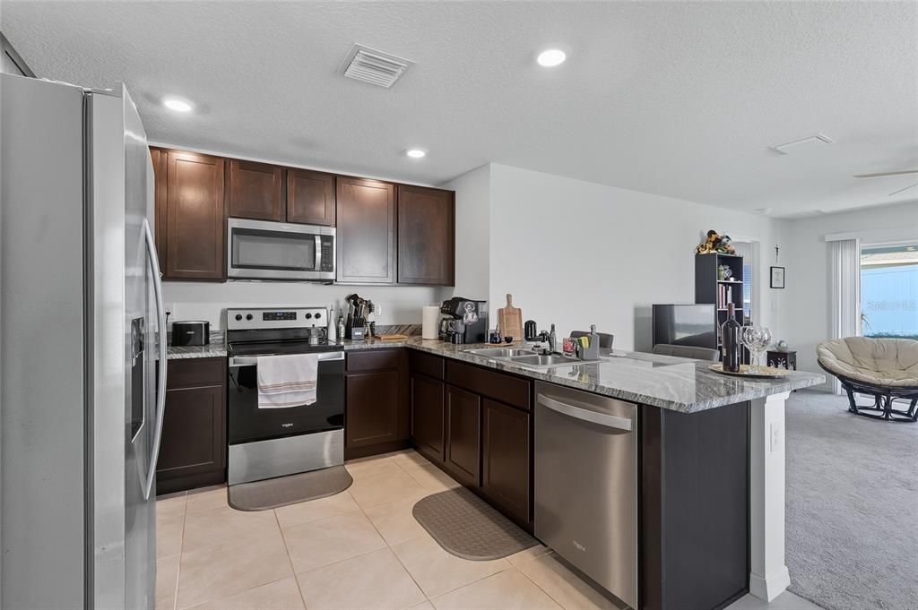 For Sale: $310,000 (3 beds, 2 baths, 1516 Square Feet)