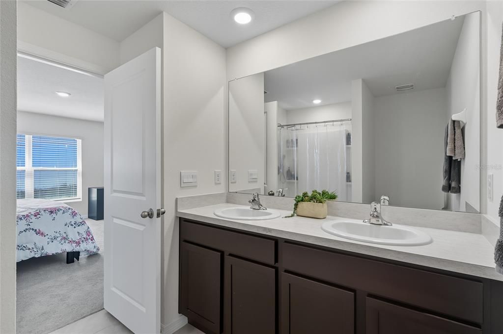 For Sale: $310,000 (3 beds, 2 baths, 1516 Square Feet)