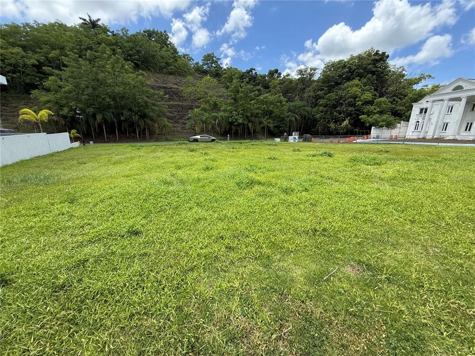 Vendido Recientemente: $860,000 (0.25 acres)