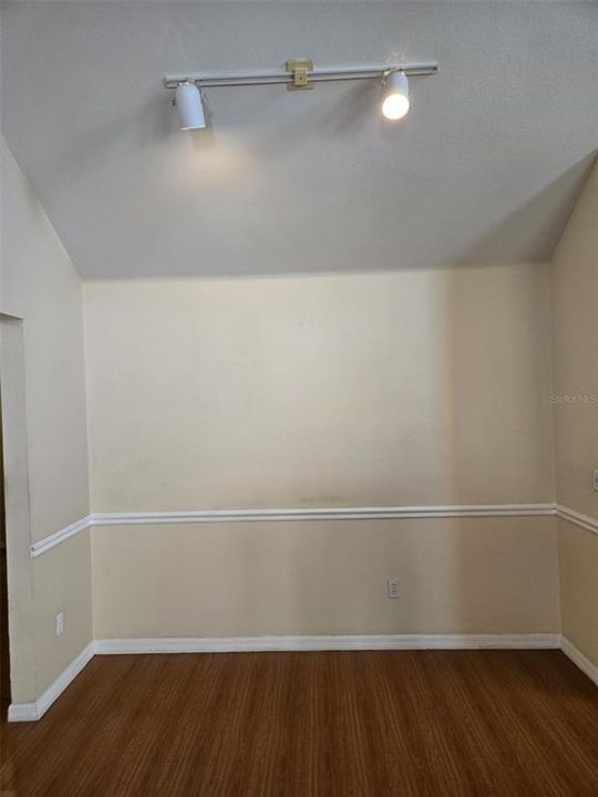 Под контрактом: $170,000 (2 спален, 2 ванн, 1181 Квадратных фут)