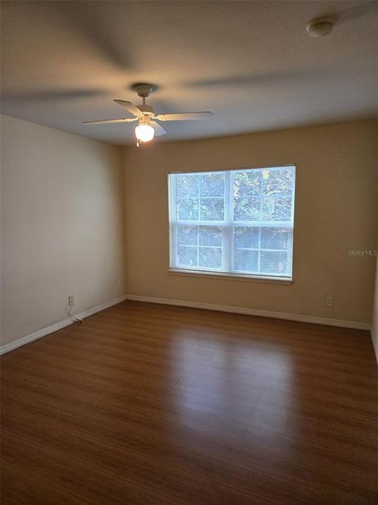 Под контрактом: $170,000 (2 спален, 2 ванн, 1181 Квадратных фут)