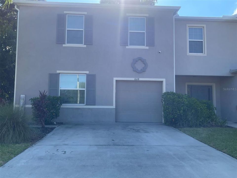 Recientemente alquilado: $2,000 (3 camas, 2 baños, 1872 Pies cuadrados)