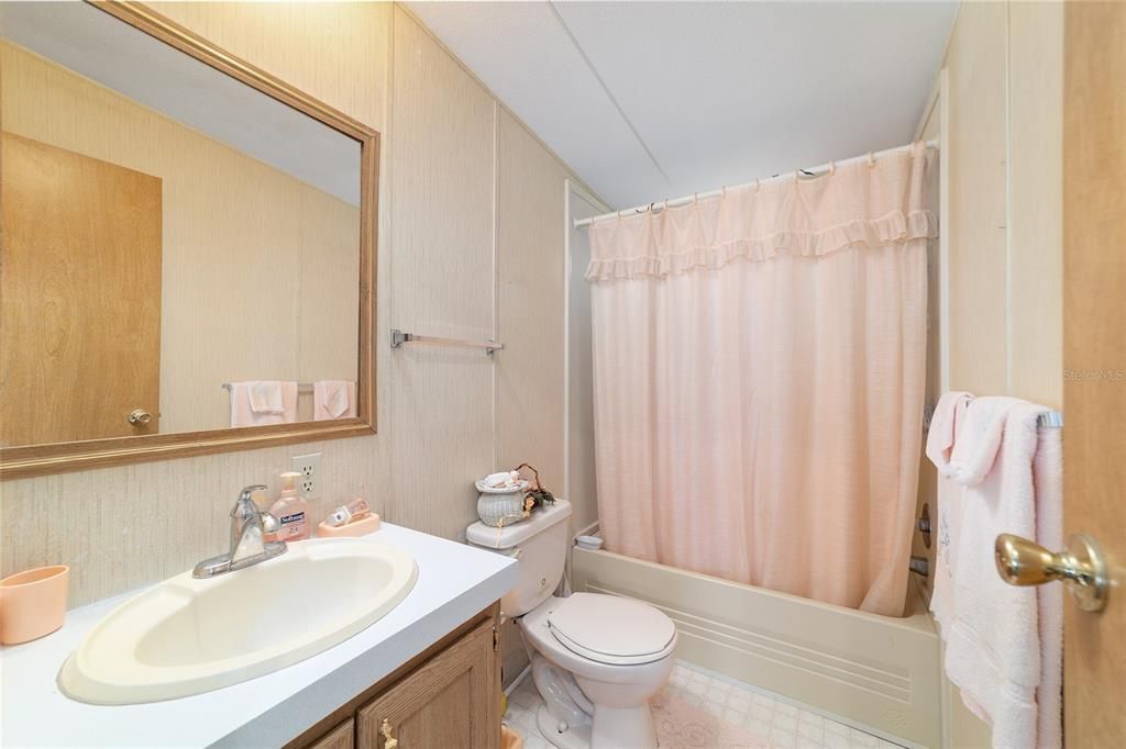 待售: $130,000 (3 贝兹, 2 浴室, 1080 平方英尺)