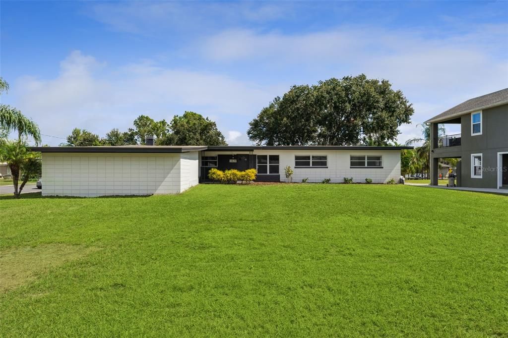 For Sale: $750,000 (5 beds, 3 baths, 2948 Square Feet)