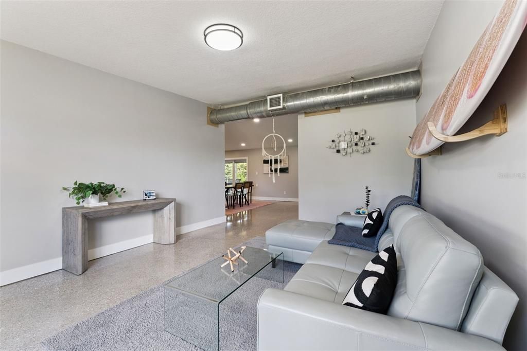 For Sale: $750,000 (5 beds, 3 baths, 2948 Square Feet)