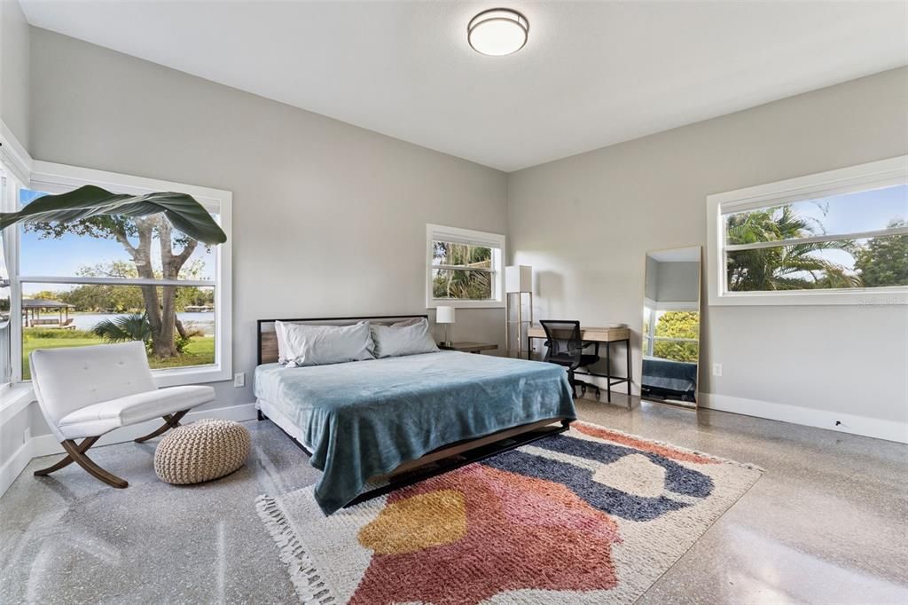 For Sale: $750,000 (5 beds, 3 baths, 2948 Square Feet)