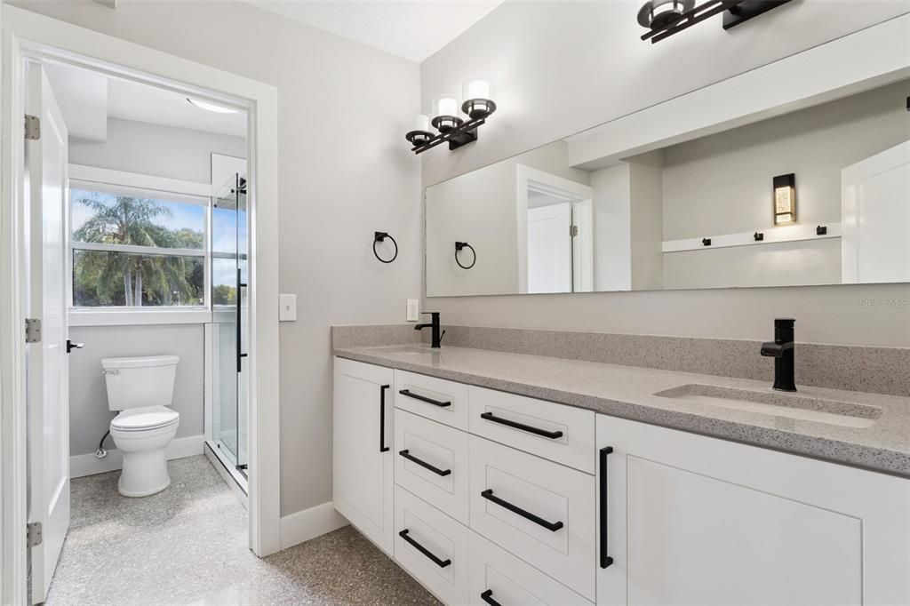 For Sale: $750,000 (5 beds, 3 baths, 2948 Square Feet)