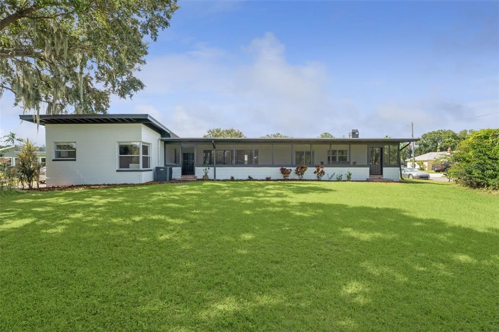 For Sale: $750,000 (5 beds, 3 baths, 2948 Square Feet)