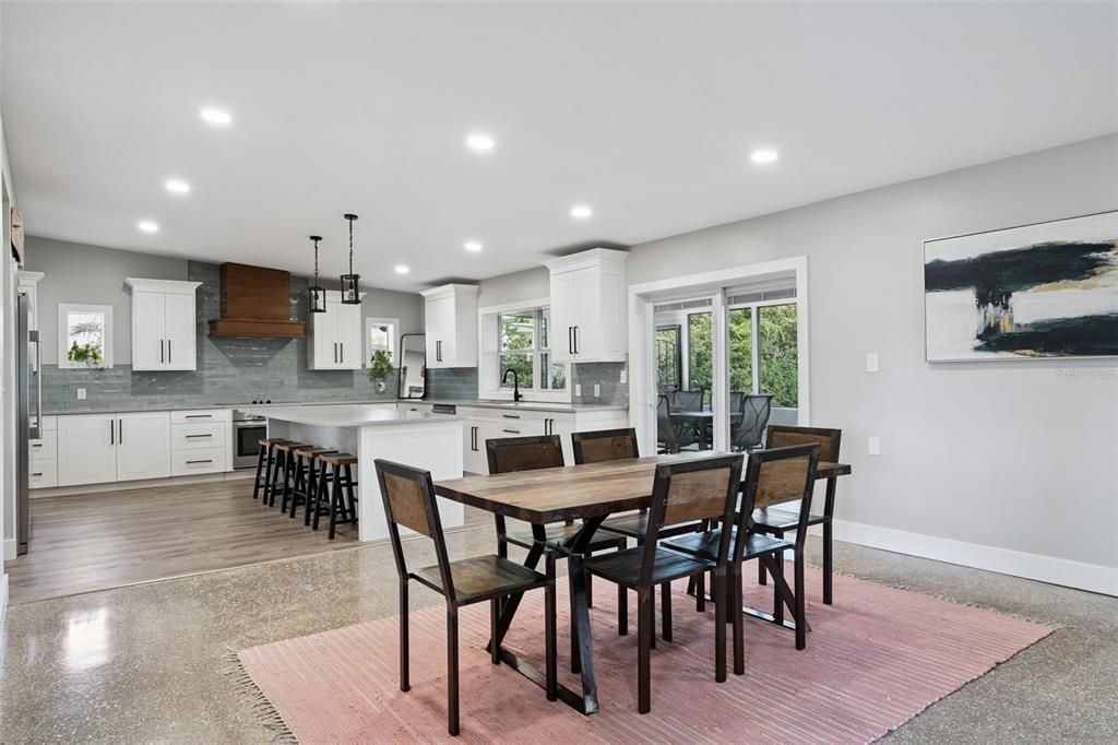 For Sale: $750,000 (5 beds, 3 baths, 2948 Square Feet)