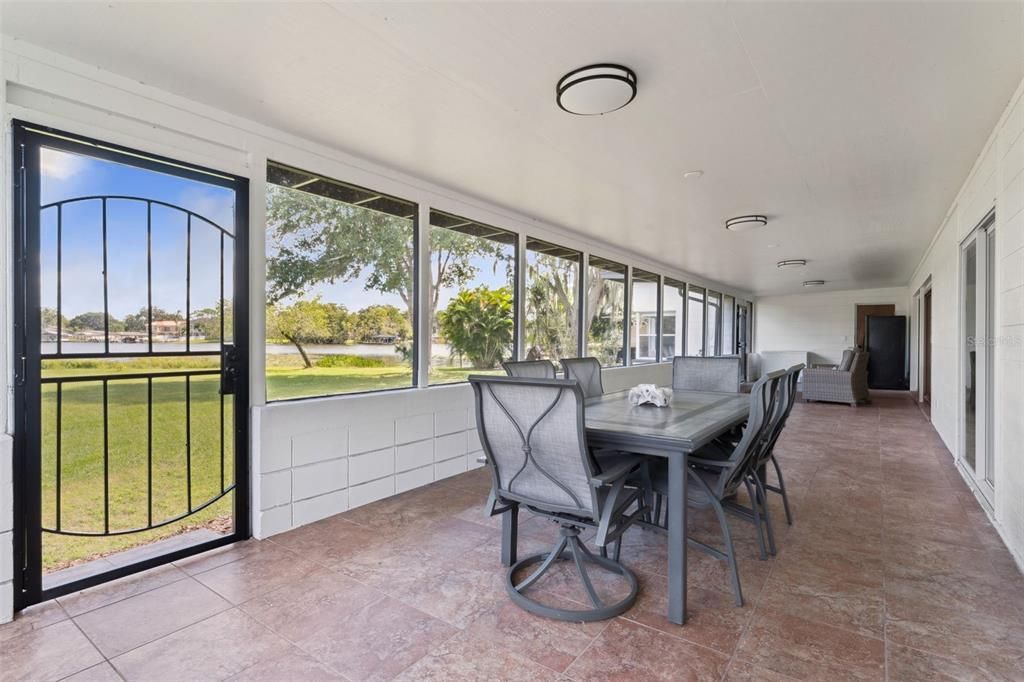 For Sale: $750,000 (5 beds, 3 baths, 2948 Square Feet)