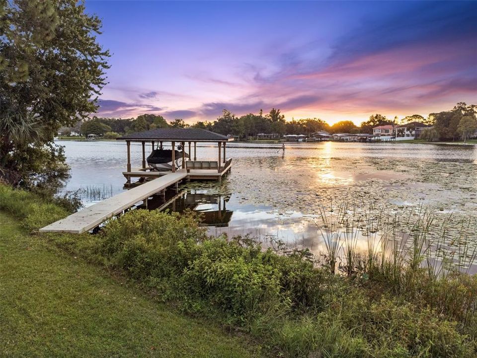 For Sale: $750,000 (5 beds, 3 baths, 2948 Square Feet)