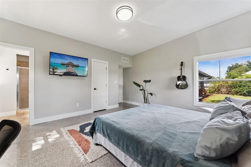 For Sale: $750,000 (5 beds, 3 baths, 2948 Square Feet)