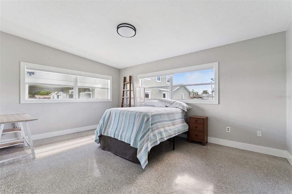 For Sale: $750,000 (5 beds, 3 baths, 2948 Square Feet)