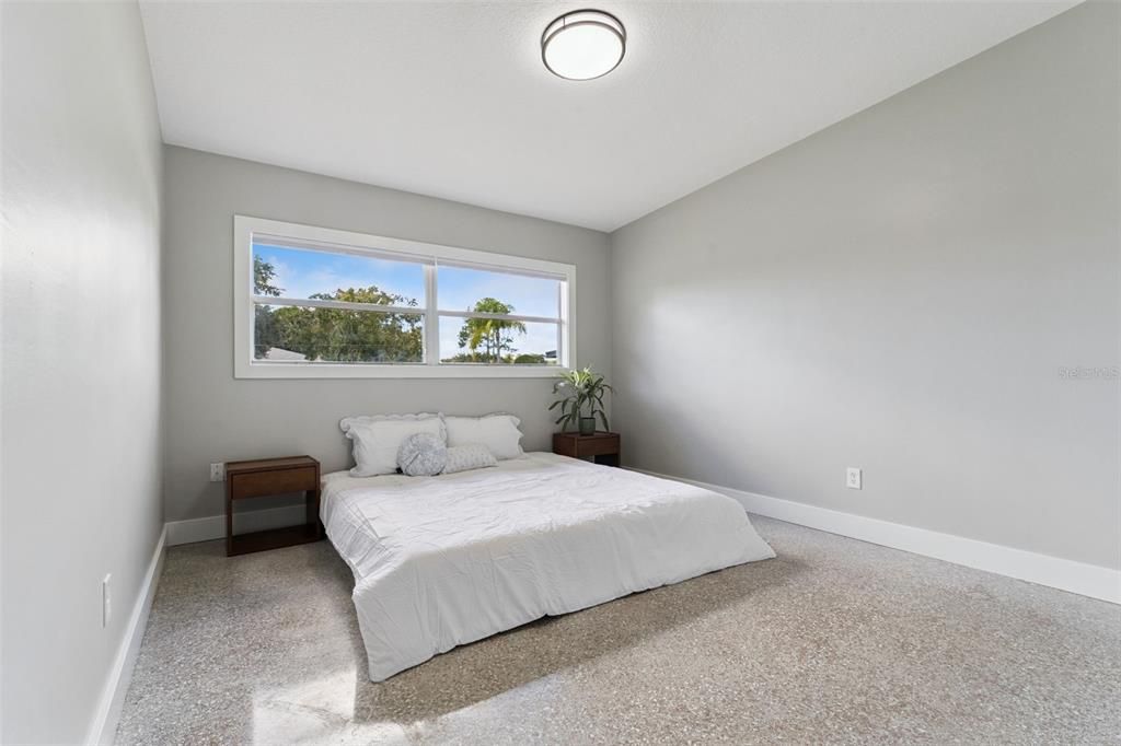 For Sale: $750,000 (5 beds, 3 baths, 2948 Square Feet)