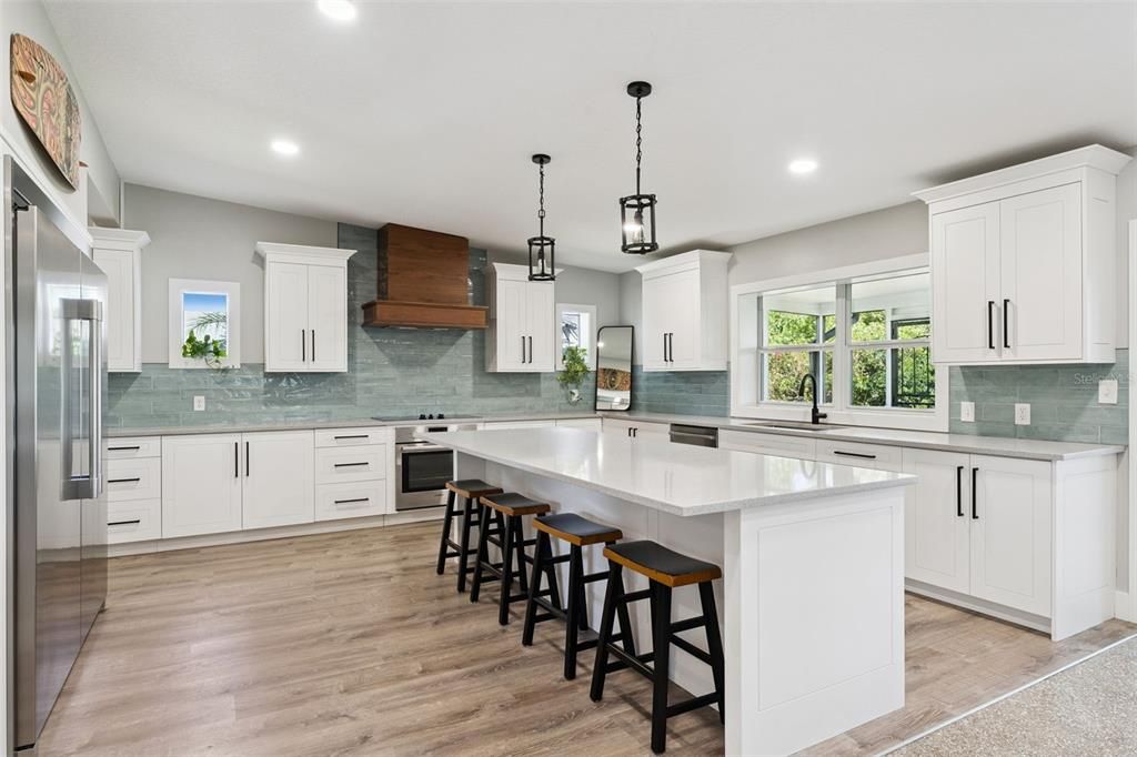 For Sale: $750,000 (5 beds, 3 baths, 2948 Square Feet)