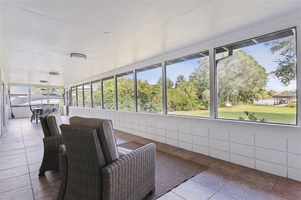 For Sale: $750,000 (5 beds, 3 baths, 2948 Square Feet)