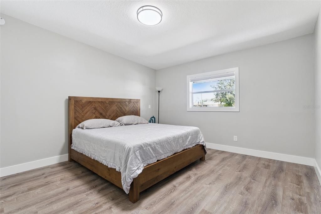 For Sale: $750,000 (5 beds, 3 baths, 2948 Square Feet)