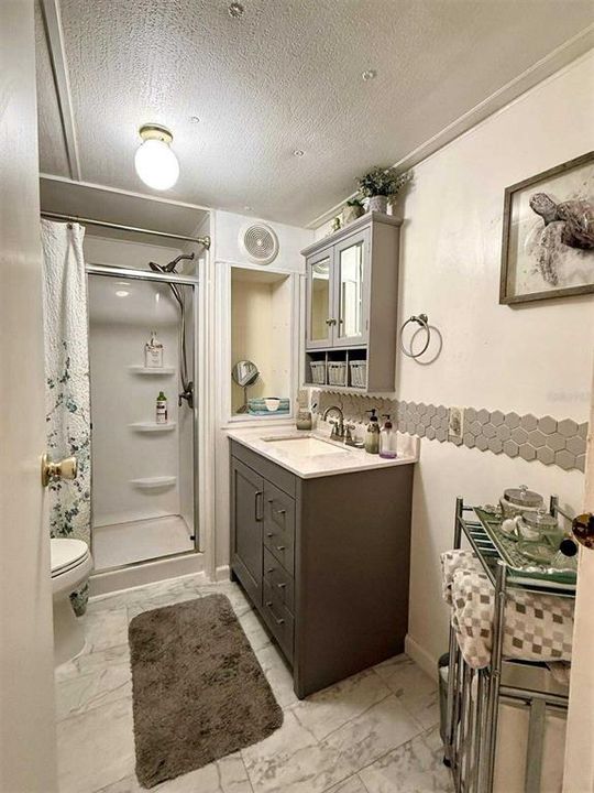 待售: $110,000 (2 贝兹, 1 浴室, 672 平方英尺)