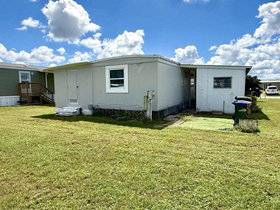 待售: $110,000 (2 贝兹, 1 浴室, 672 平方英尺)