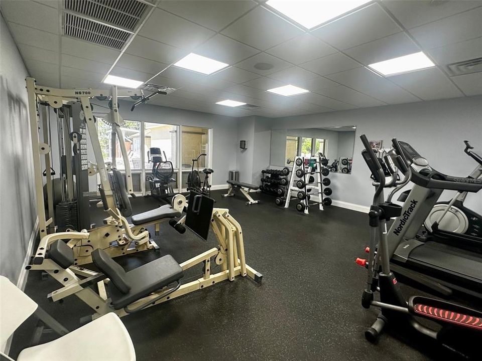 待售: $110,000 (2 贝兹, 1 浴室, 672 平方英尺)