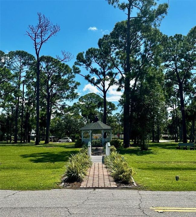 待售: $110,000 (2 贝兹, 1 浴室, 672 平方英尺)