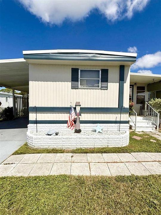 待售: $110,000 (2 贝兹, 1 浴室, 672 平方英尺)